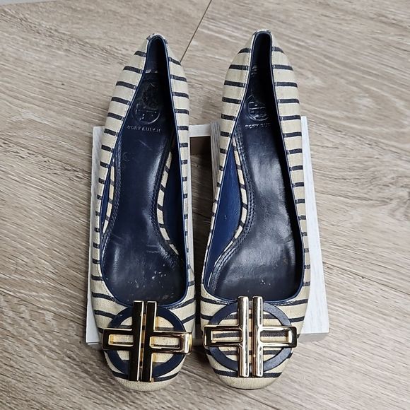 Tory Burch mirror pumps, size 10M, navy/white - Picture 5 of 7